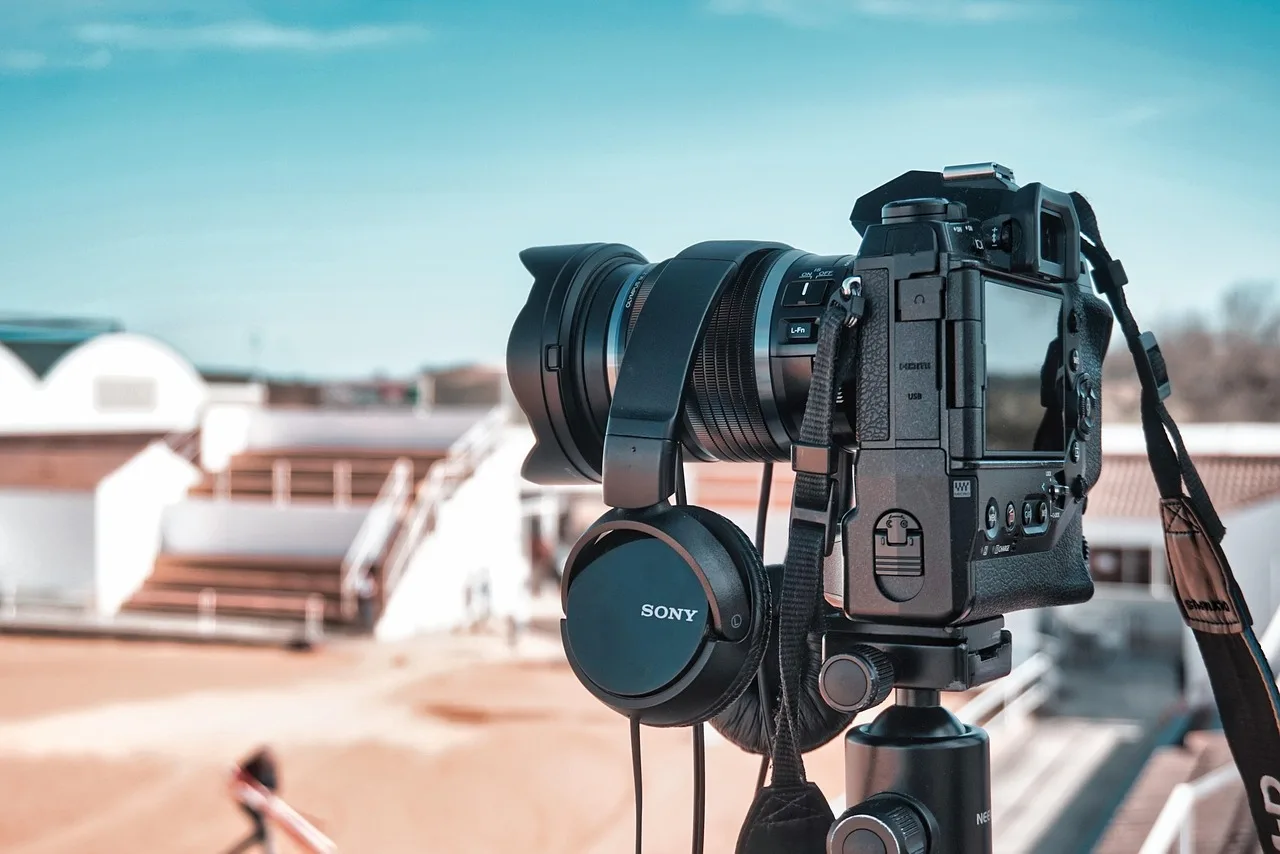 AI in Videografie: Hoe tools als Sora en Runway de toekomst van video vormgeven